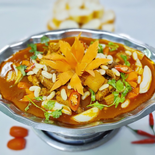 Bò nấu tiêu + bánh mì 